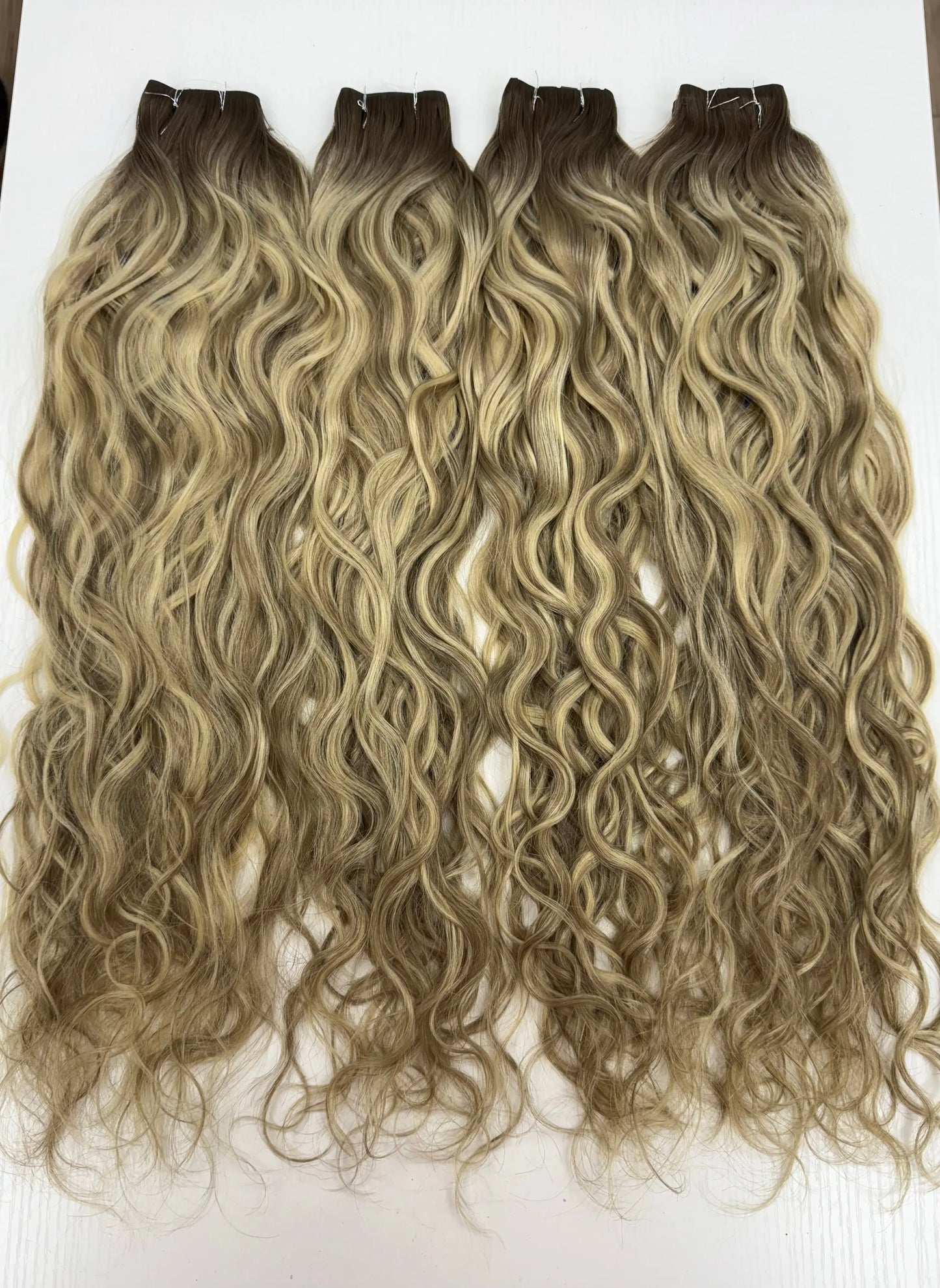 Kýma Flutterluxe Wefts (Wavy) Malia